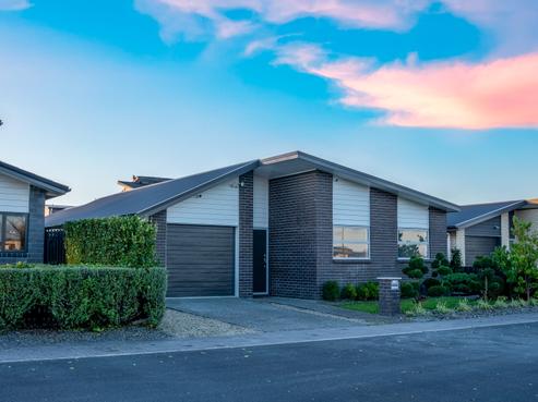 14 Capper Crescent, Greenhill Park
