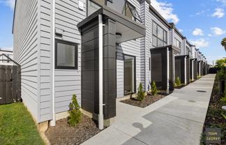 2/108 Mahia Road, Manurewa