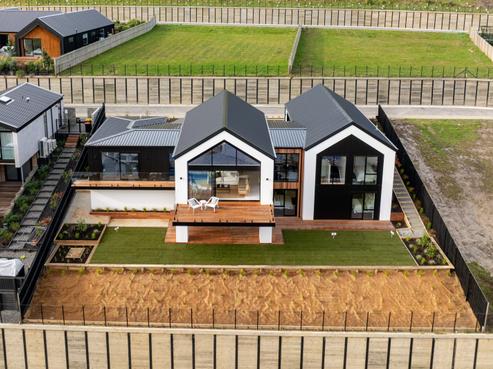 10 Flowers Lane, Cracroft