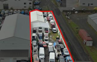 192M² TUAKAU WAREHOUSE WITH YARD
