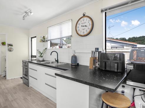 1270A High Street, Taita