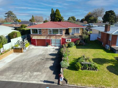 24 Springfield Crescent, Enderley