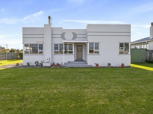 17 Tasman Street, Opunake