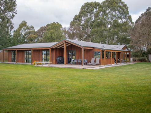 18 River Road, Elgin