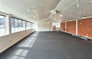 Refurbished First-Floor Workspace 