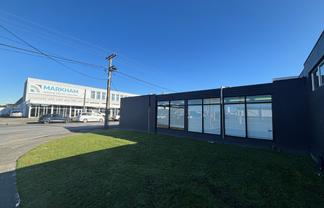 Tidy 300m² Open-Plan Office
