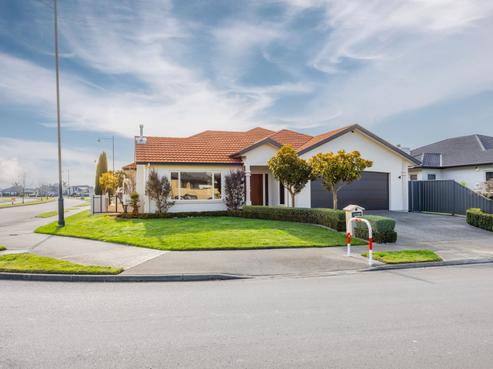 38 Pacific Avenue, Poraiti