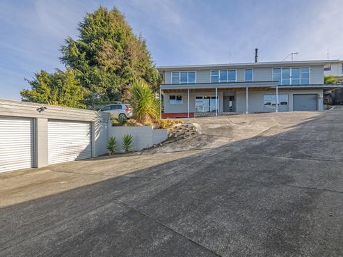 16 Dalzien Place, Feilding