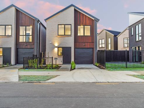 21 Paretaiuru Crescent, Papakura