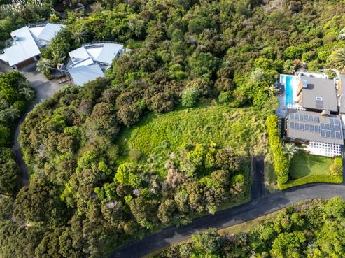 41 Russell Heights, Russell
