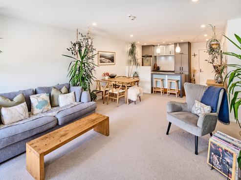 9/208 Jackson Street, Petone