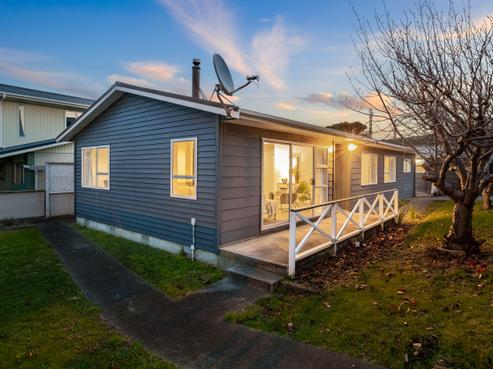 2 Pascoe Avenue, Mana