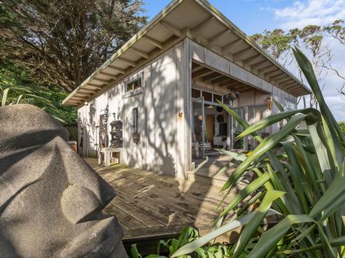 30 Beach Road, Uruti