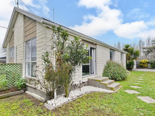 79 Maces Road, Bromley