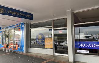 Charming retail or creative space- For Lease