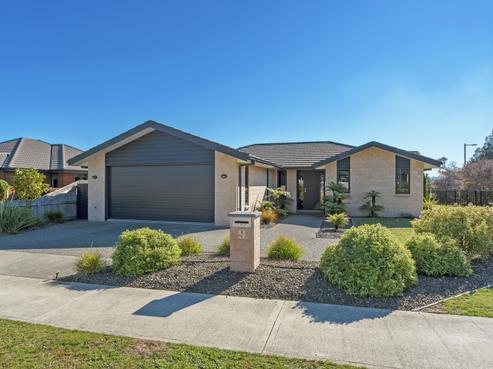 9 Fairose Drive, Richmond
