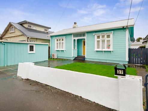 37 Plunket Avenue, Petone