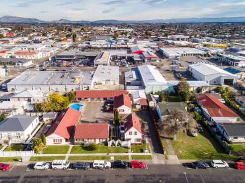 404 Avenue Road West, Hastings