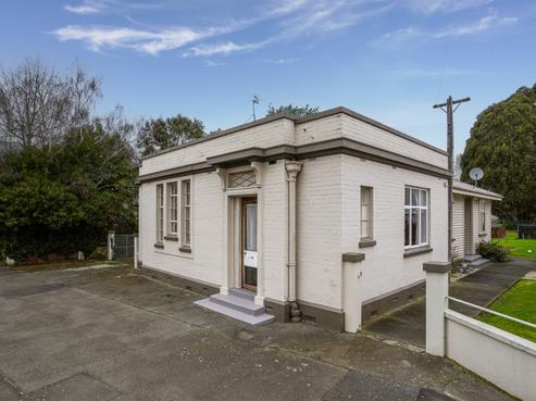 1681 Cust Road, Cust