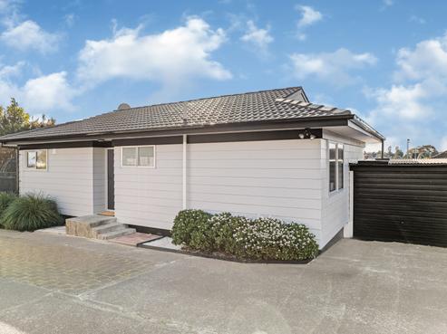2/119 Pigeon Mountain Road, Half Moon Bay