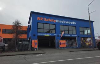 20 Car Parks, 2mins from One NZ Stadium