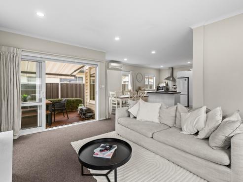 2 Warwick Crescent, Taradale