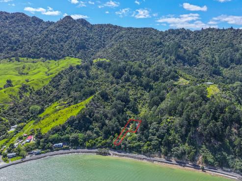 122 Thames Coast Road, Whakatete Bay
