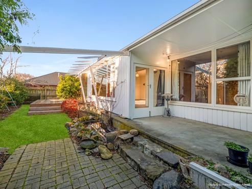 52 Beach Road, Hampstead