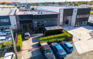 Functional Tilt Slab Warehouse