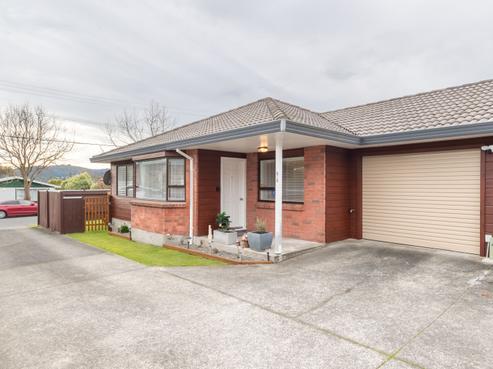1/9 Korau Grove, Stokes Valley