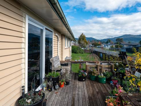27 Te Rangitautahanga Road, Turangi