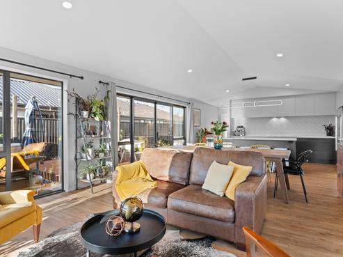 44 Candlesticks Crescent, Lincoln