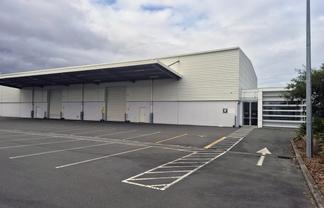 Premier Industrial Facility in Dakota Park