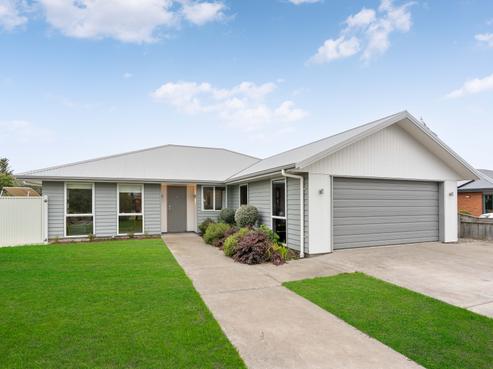 116 Solway Crescent, Solway