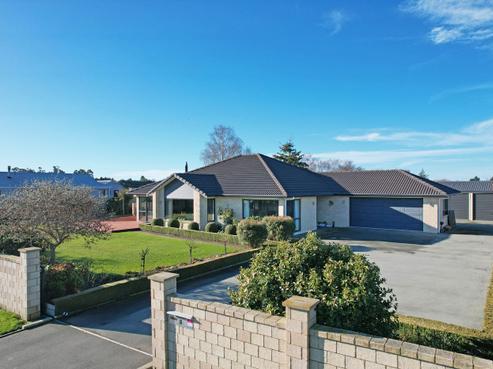 6 Essex Street, Weston