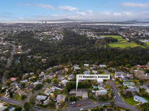 71 Roseberry Avenue, Birkenhead