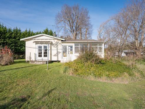 8 Jeffries Road, Brightwater