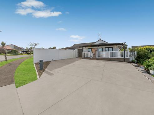 12 Pinewood Grove, Botany Downs