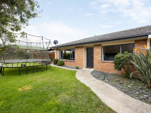16A Bruce Avenue, Glenview