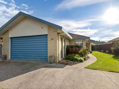20 Larisa Grove, Papamoa