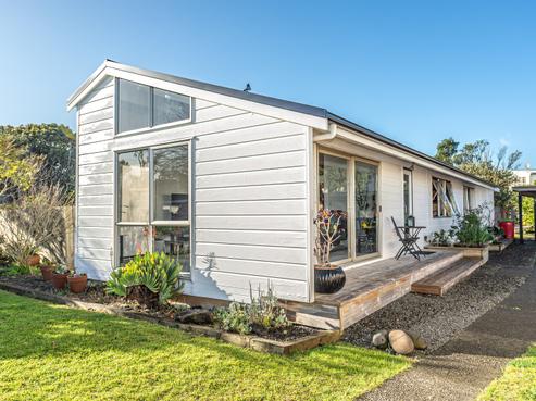 15 Banks Place, Tawhero