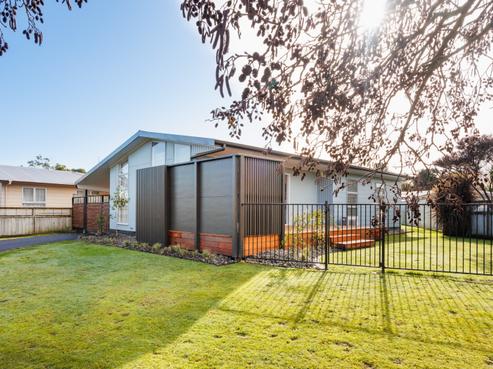 9 Pinedale Parade, Milson