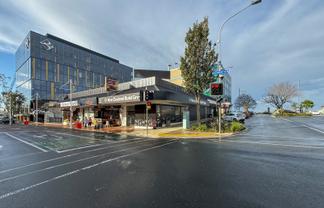 High-exposure corner retail/office