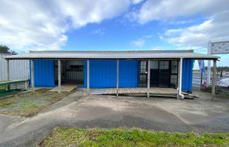 Yard and outbuildings - For Lease