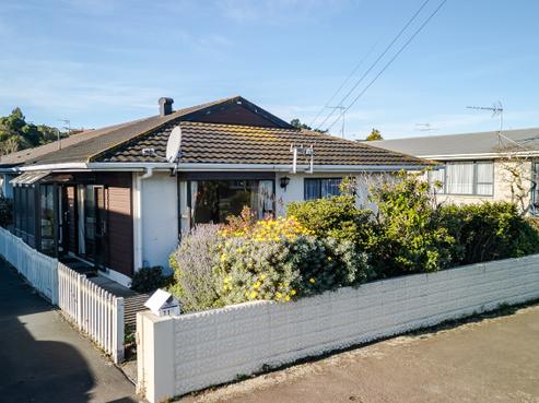 11A Royal Crescent, Saint Kilda