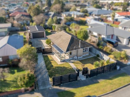 36 Greenhaven Drive, Burwood