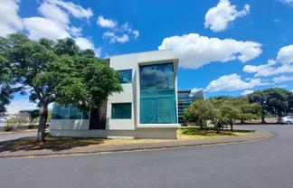 Whole building ready-to-occupy in Wiri