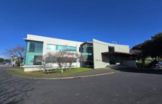 Strategically positioned ground floor office