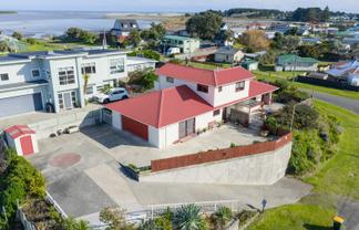 12 Robbie Street, Foxton Beach