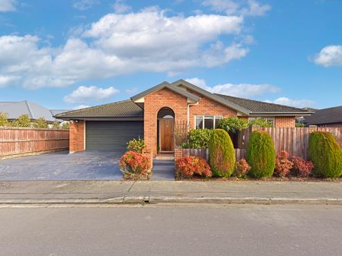 8 Scarlet Lane, Redwood